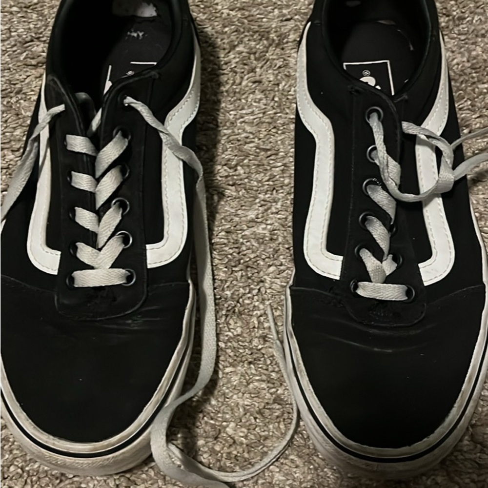 Black and white Vans, Us women’s size 9, decent condition
